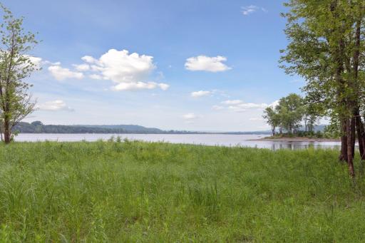 560 Lakeside Bay Drive S, Bayport, MN 55003