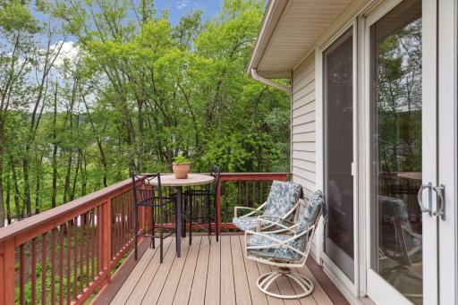 560 Lakeside Bay Drive S, Bayport, MN 55003
