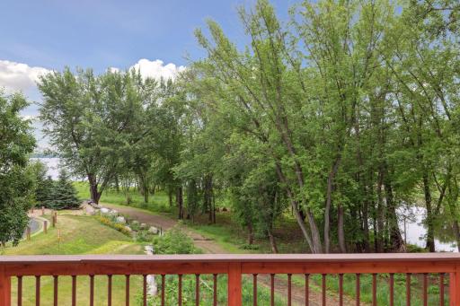 560 Lakeside Bay Drive S, Bayport, MN 55003