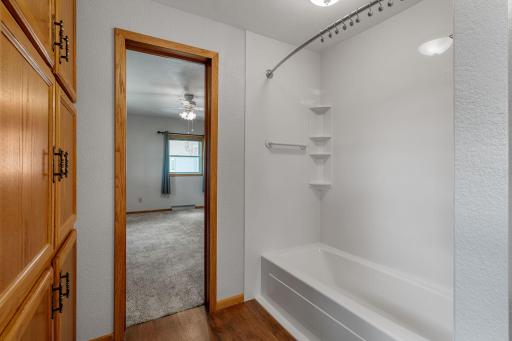 24-web-or-mls-3820-sw-8th-st.jpg
