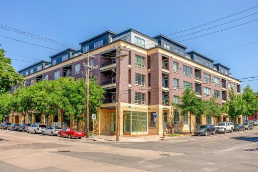 Welcome to 521 2nd St SE #307 in the Marcy Holmes neighborhood in Minneapolis!