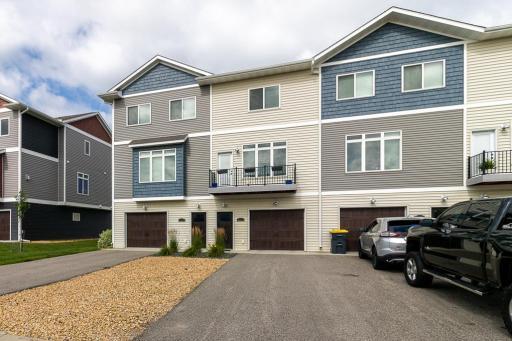 2172 Rolling Green Trail, Mankato, MN 56003