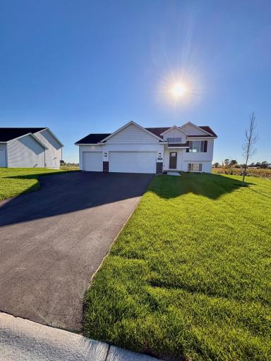 1223 Woods Road NE, Isanti, MN 55040