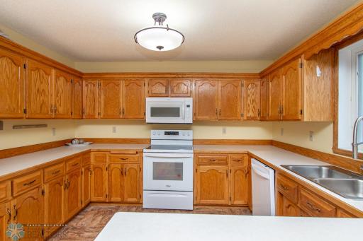 609 4th Avenue NW, Dilworth, MN 56529