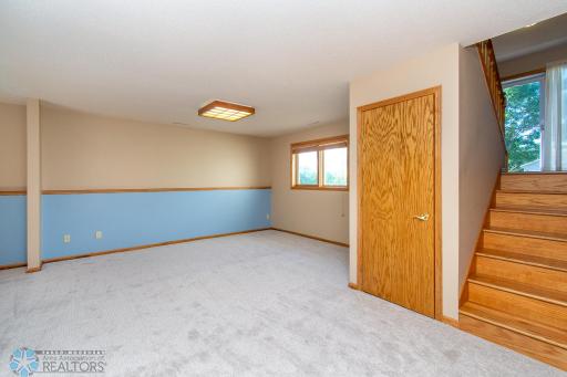 609 4th Avenue NW, Dilworth, MN 56529