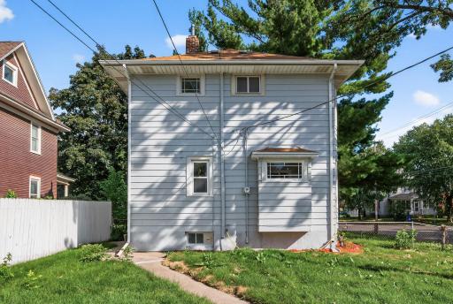 1702 Minnehaha Avenue W, Saint Paul, MN 55104