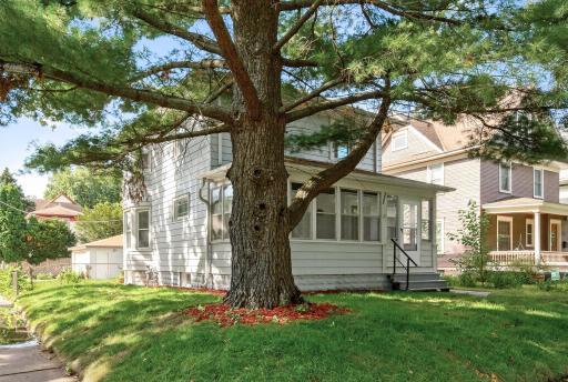 1702 Minnehaha Avenue W, Saint Paul, MN 55104