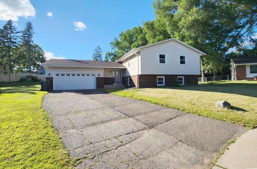 2825 Hilltop Court, Saint Paul, MN 55109