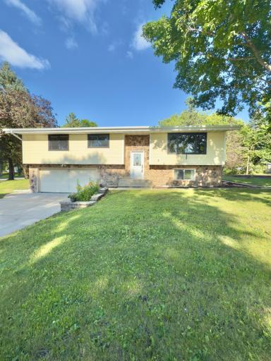 2001 25th Street SW, Willmar, MN 56201
