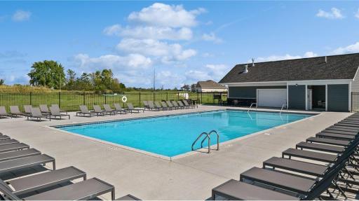 min_sundancegreens_pic_amenity_pool_031125.jpg
