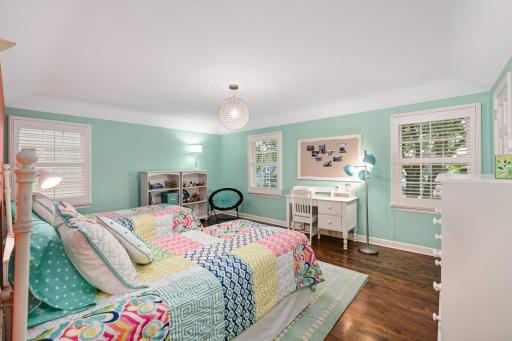 Large bedroom suite with a walk-in closet & 3/4 bath
