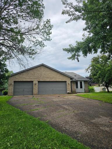 1199 Sunrise Drive, Woodbury, MN 55125