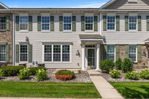 2094 Clover Ridge Drive, Chaska, MN 55318