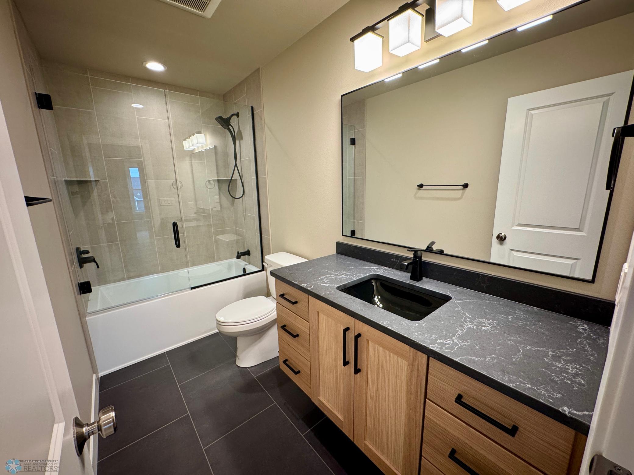 Upper level full bath