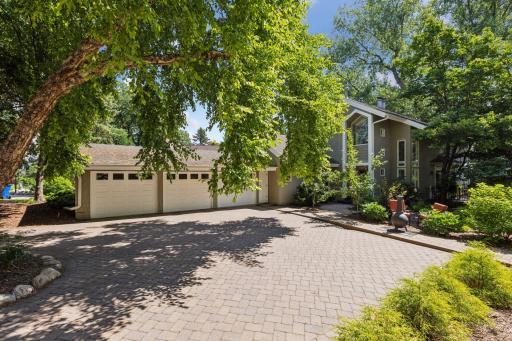 2 Edgcumbe Place, Saint Paul, MN 55116