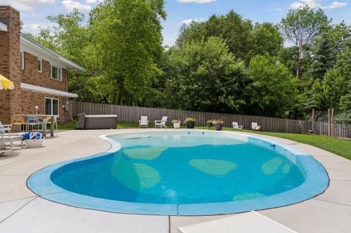 5504 Merritt Circle, Minneapolis, MN 55436