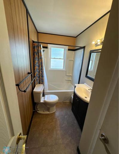 319 13th Street N, Moorhead, MN 56560
