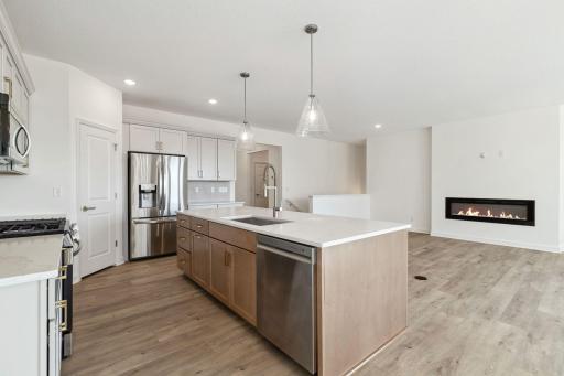 17763 Ellsworth Drive, Lakeville, MN 55044