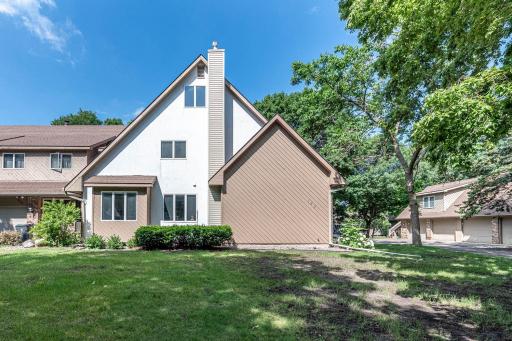 1607 Pleasant View Drive, North Mankato, MN 56003