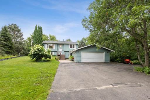 Beautifully maintained Bi-Level on 2.86 wonderful acres!