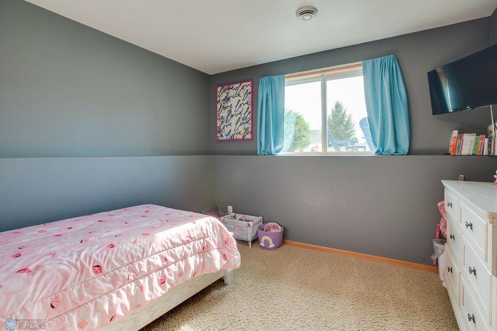Lower level bed 4