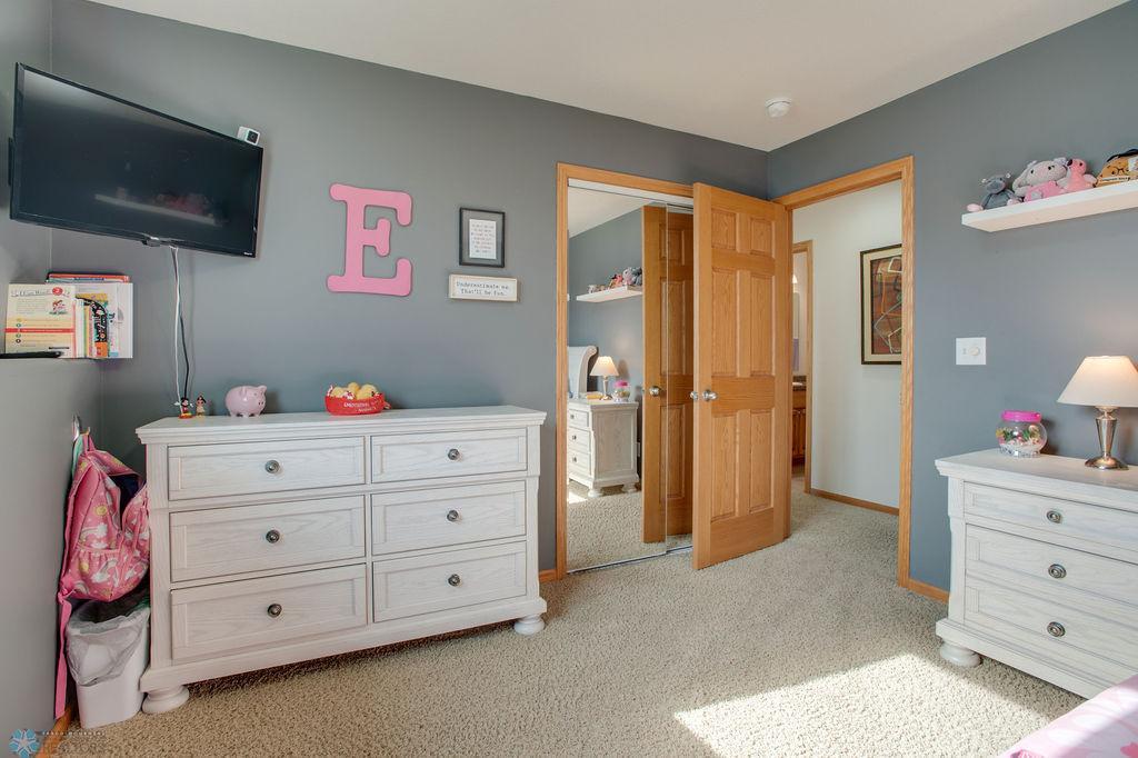 Lower level bed 4