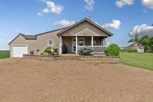 44005 860th Street, Lakefield, MN 56150