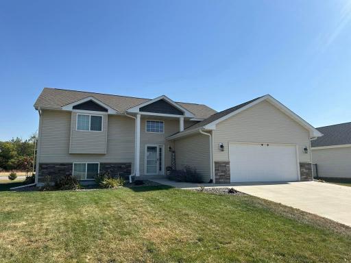 2007 Pratt Circle, Saint Peter, MN 56082