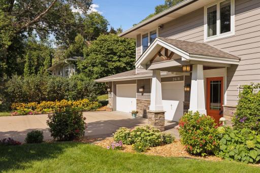2610 Noble Avenue N, Minneapolis, MN 55422