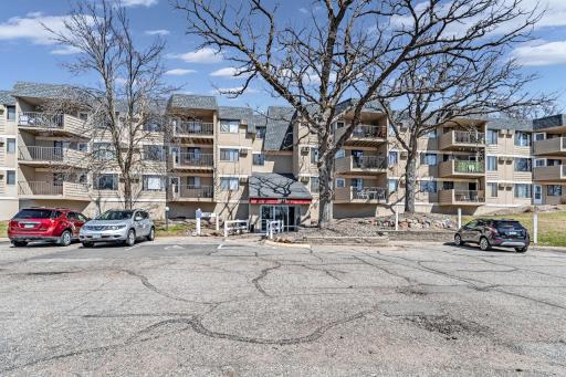 3917 Heritage Hills Drive, 204, Bloomington, MN 55437