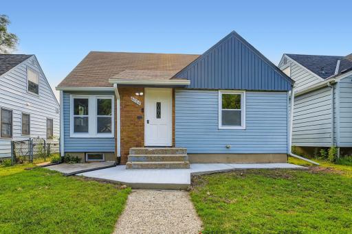 4004 19th ave S - Web Quality - 002 - 01 Exterior Front.jpg