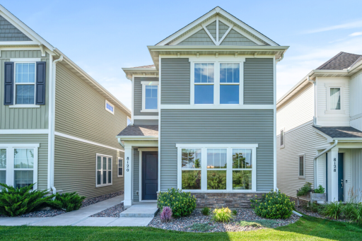 Welcome to this meticulously maintained home that feels brand new! Stylish, spacious, and located near parks, trails, and shopping.