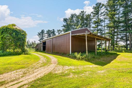 40x80 Horse/Pole Barn with concrete floor