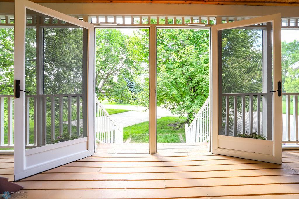 New Screen Doors (2025)