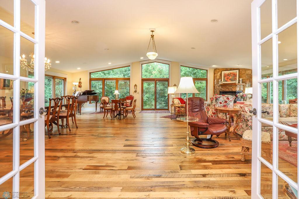 Fully refinished red & white oak floors