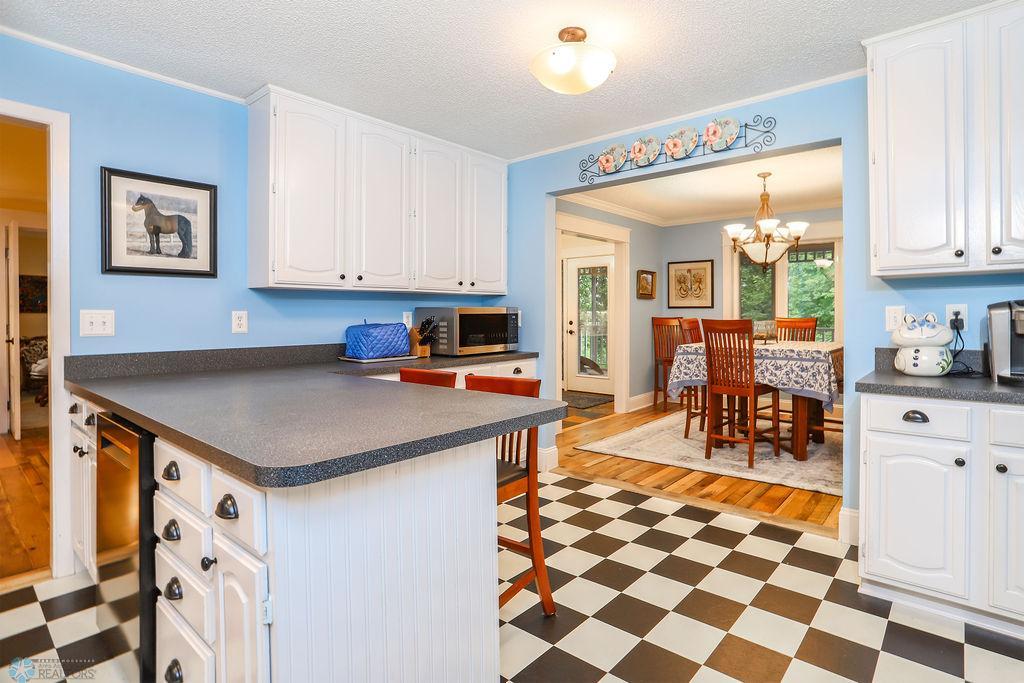 Dine in Kitchen