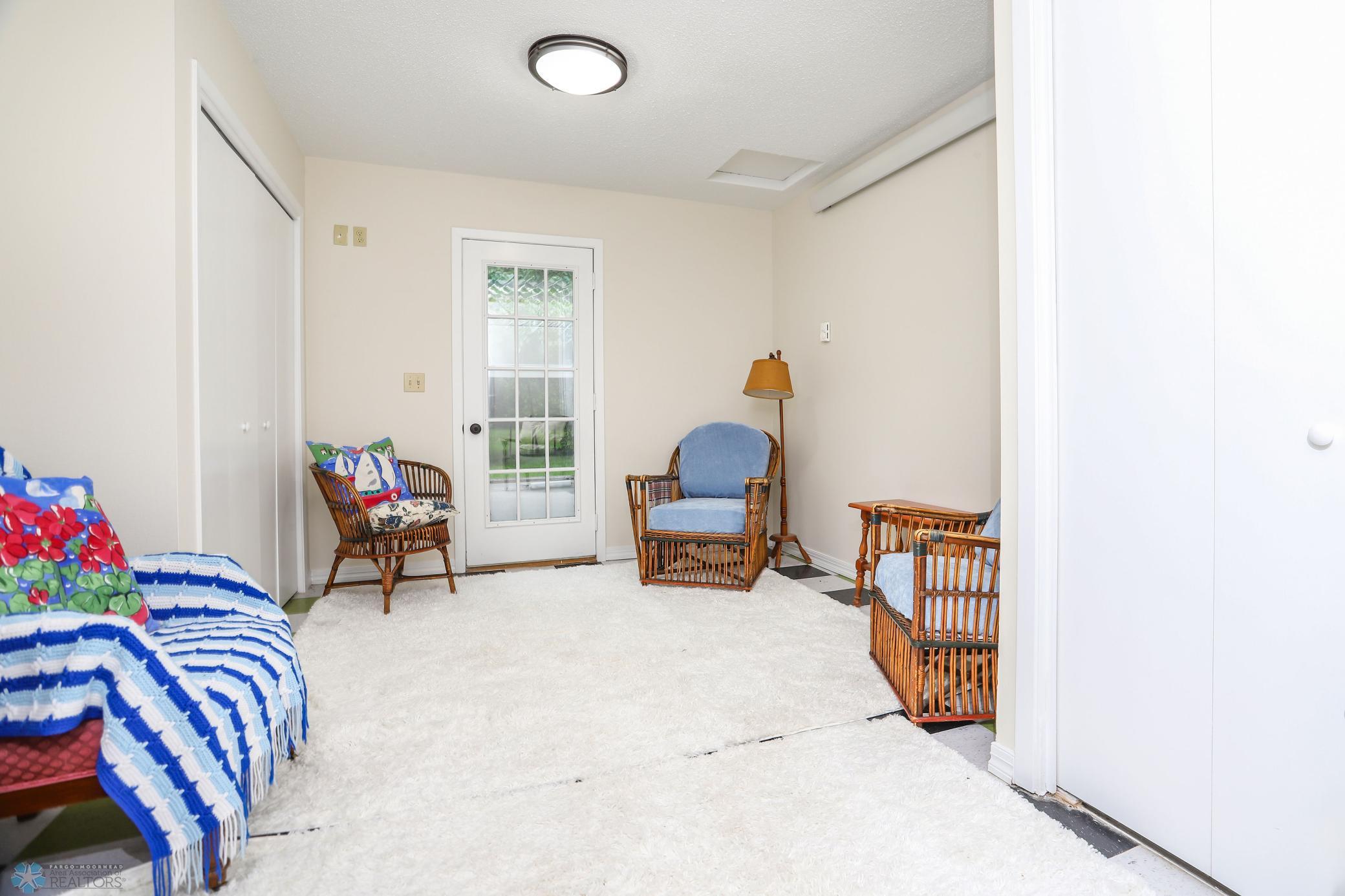 Lower level flex room, to backyard