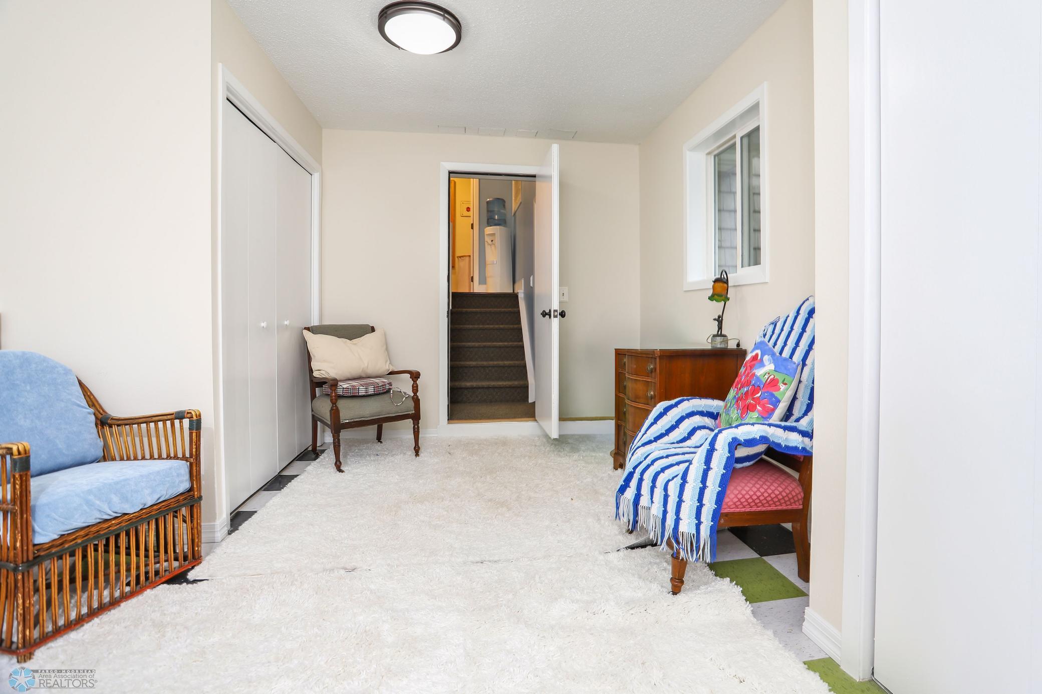 Lower level flex room to main floor