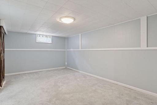 280 Edith Drive, Saint Paul, MN 55118