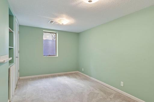 280 Edith Drive, Saint Paul, MN 55118