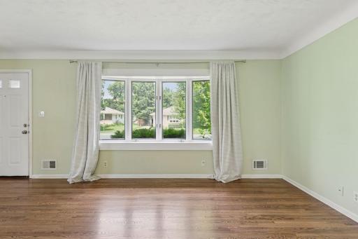 280 Edith Drive, Saint Paul, MN 55118