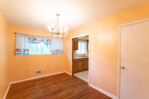 Close in this room to make the 3rd bedroom