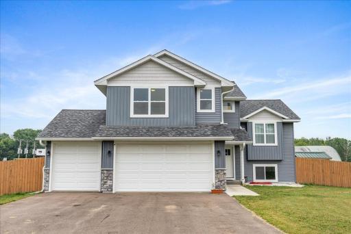 1101 Eulaine Circle, Hammond, WI 54015