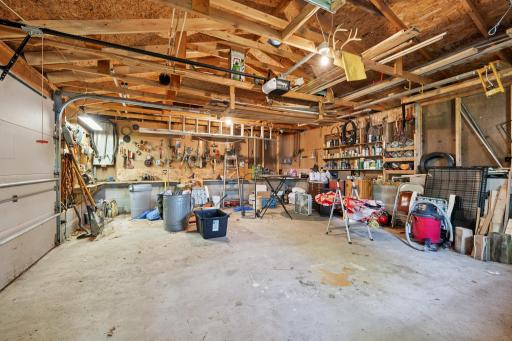 17328 Paradise Shores Road, Brainerd, MN 56401