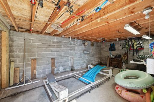 17328 Paradise Shores Road, Brainerd, MN 56401
