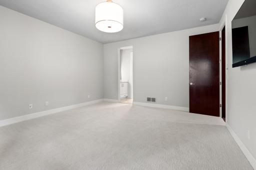 9730 Sky Lane, Eden Prairie, MN 55347
