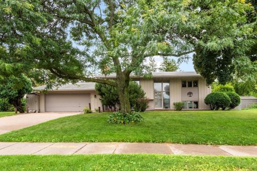 8717 49th Avenue N, Minneapolis, MN 55428