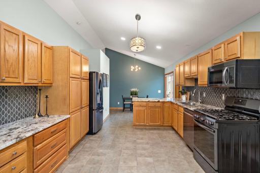 755 County Road F E, Saint Paul, MN 55127