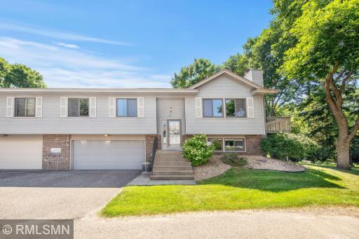 911 Lawnview Avenue, Saint Paul, MN 55126