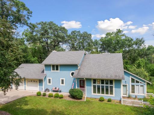 Welcome to your peaceful home in the woods - 1343 Norcrest Avenue North